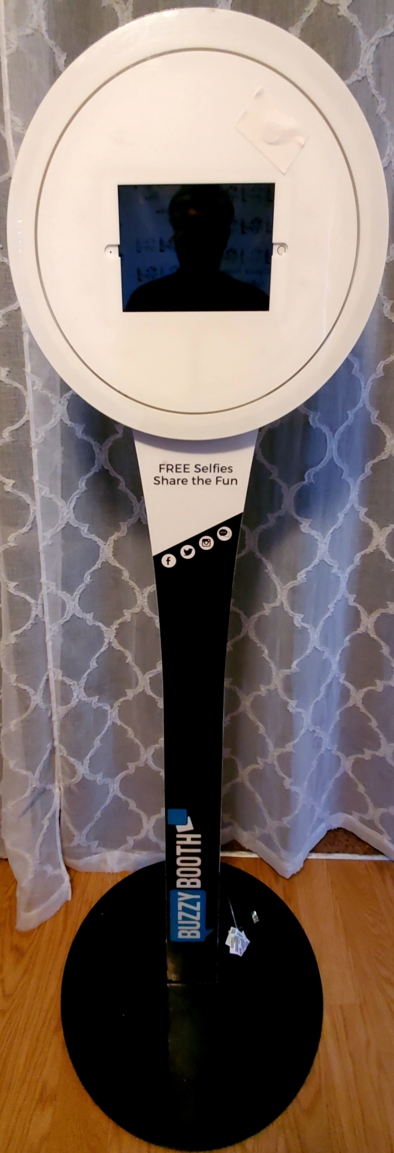Stand Alone Digital Photo booth w/ Ringlight